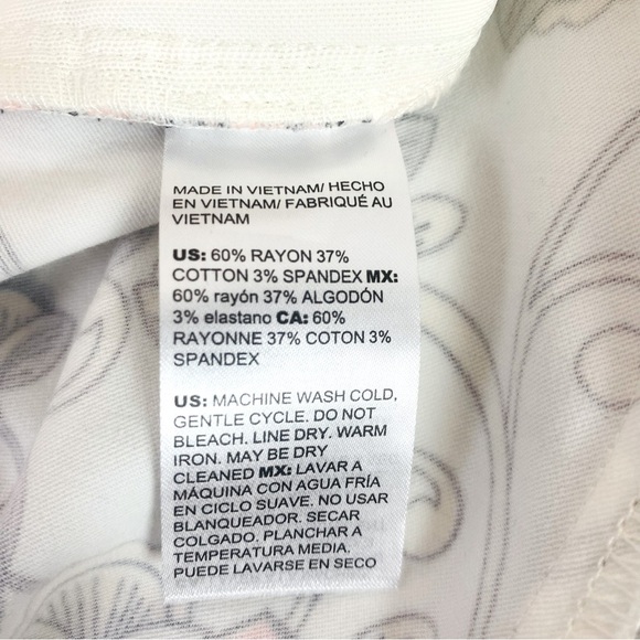 Chico’s So Slimming Floral Cropped Pull On Pants Size 8 - Picture 5 of 6